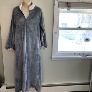 Natori Gray Faux Fur Blanket Zip-Front Caftan Robe